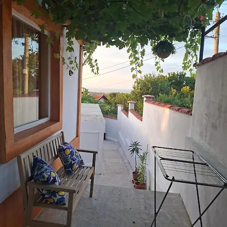 тони- атия Guest house Atiya