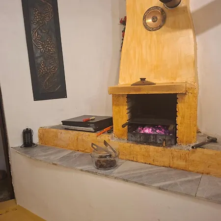 тони- атия Guest house *