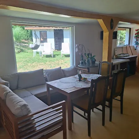 тони- атия Guest house *