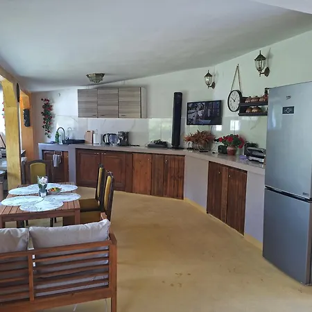 Guest house тони- атия